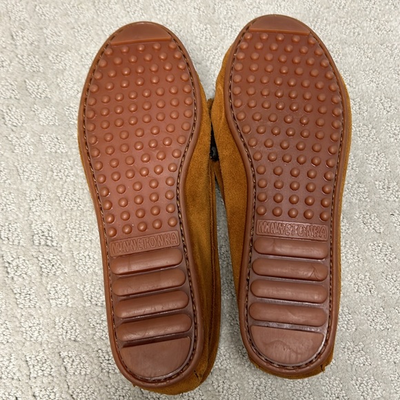 Minnetonka size 7 moccasins - Picture 2 of 3